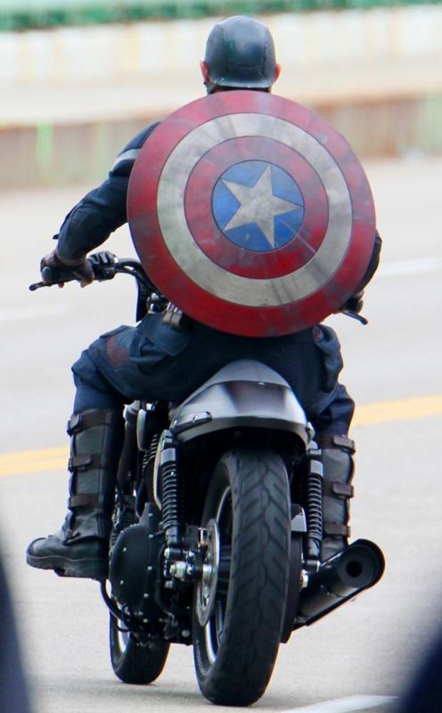 New Captain America suit (CAPtaiN AMERICA: THE WINTER SOLDIER) 