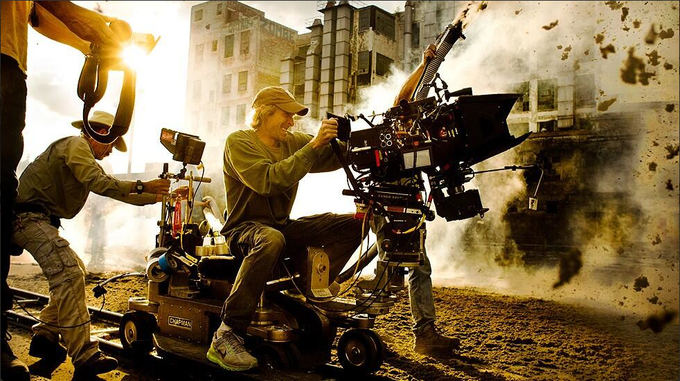 Michael Bay filming TRANSFORMERS: AGE OF EXTINCTION 