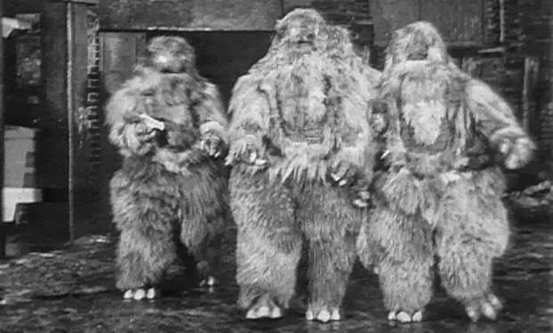 Yetis! DOCTOR WHO: The Web of Fear 