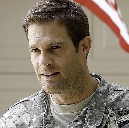 Geoff Stults Enlisted