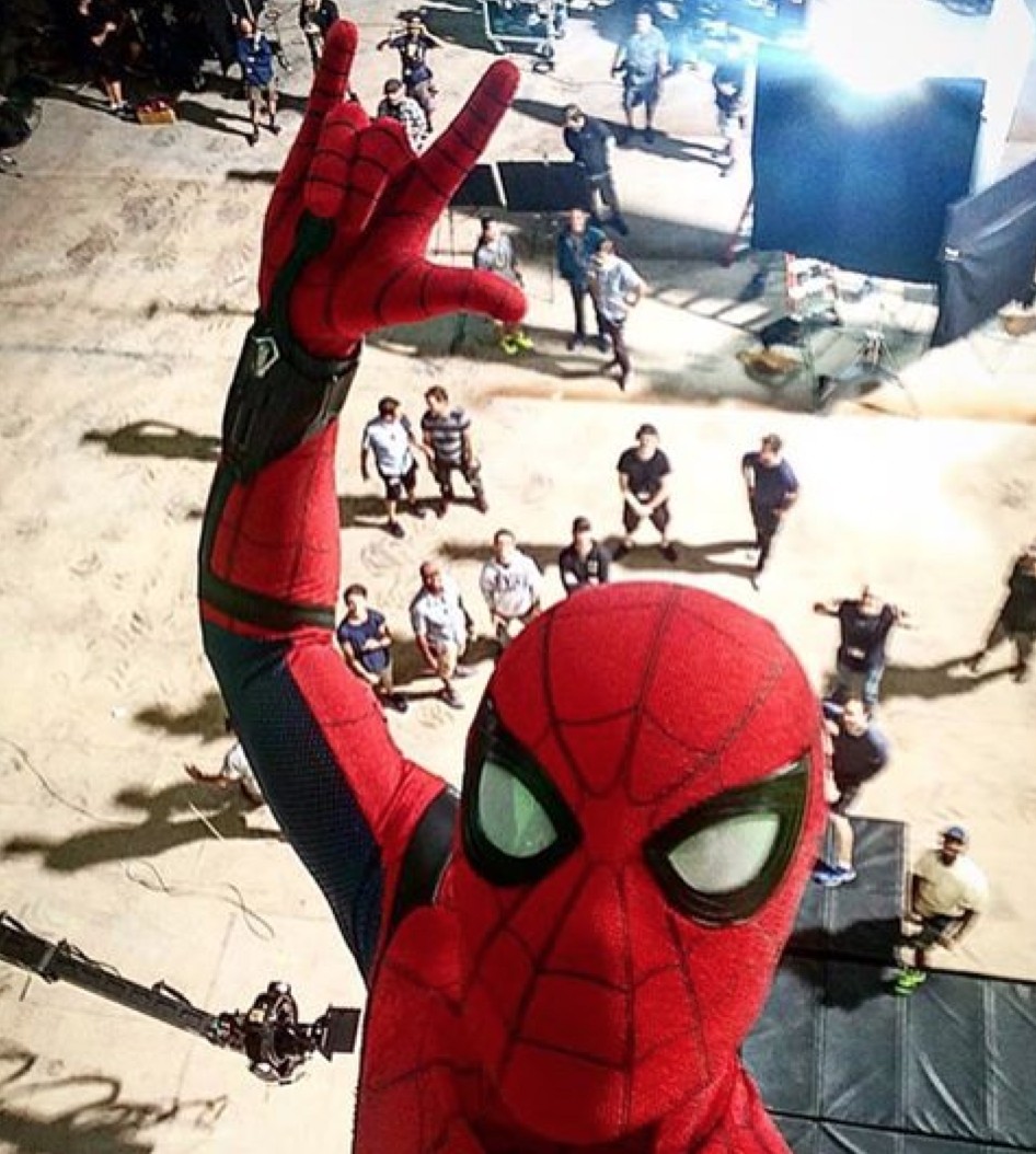 Tom Holland's Spidey Selfie shows off his nifty web-shooters!