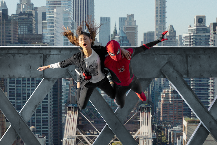 MJ (Zendaya) and Spider-Man jump off the bridge in Columbia Pictures' SPIDER-MAN: NO WAY HOME.  Photo by Matt Kennedy