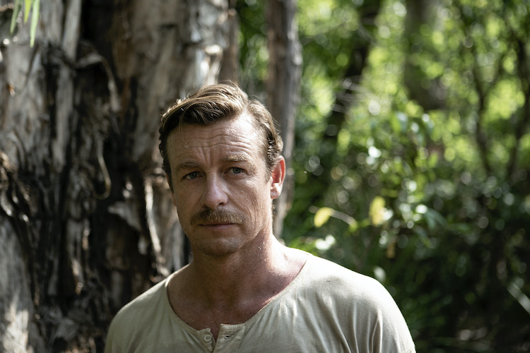 Simon Baker as Travis in the adventure/drama film, HIGH GROUND, a Samuel Goldwyn Films release. Photo Courtesy of Samuel Goldwyn Films.