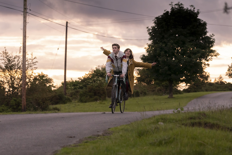 (L - R) Fionn O’Shea as Eddie and Lola Petticrew as Amber in the Comedy/LGBTQ/Romance/Drama , DATING AMBER , a Samuel Goldywn Films release. Photo courtesy of Samuel Goldwyn Films