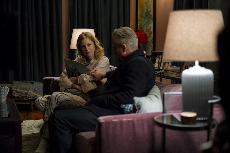 [L-R] Anna Gunn as Darlene Hagen and Linus Roache as Jack Kingsley in the thriller, THE APOLOGY, an RLJE Films, Shudder and AMC+ release. Photo courtesy of RLJE Films /Shudder/AMC+.   