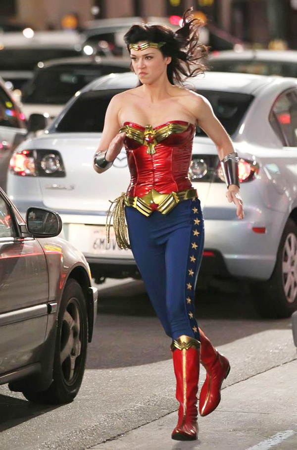 Womens WONDER WOMAN Superhero String Thong Underwear