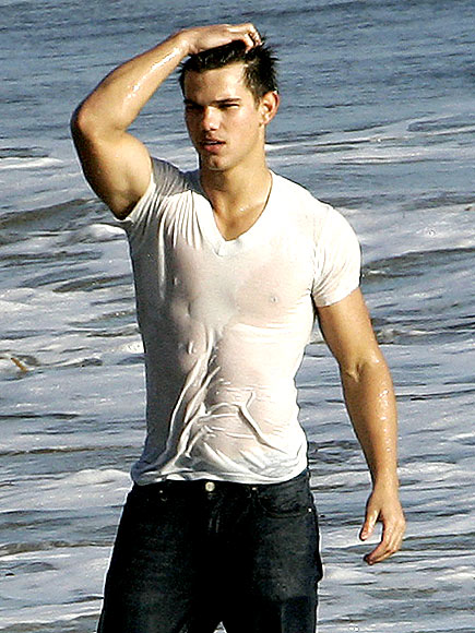 Taylor Lautner Porn - Lautner Won't Be STRETCHing His ARMSTRONG!?